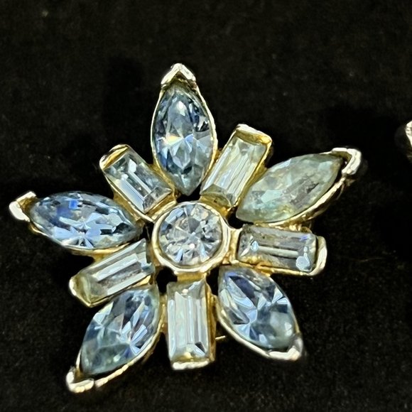 Vintage Pell Silver Tone Blue Rhinestone Clip On Earrings (3290) - Picture 4 of 7